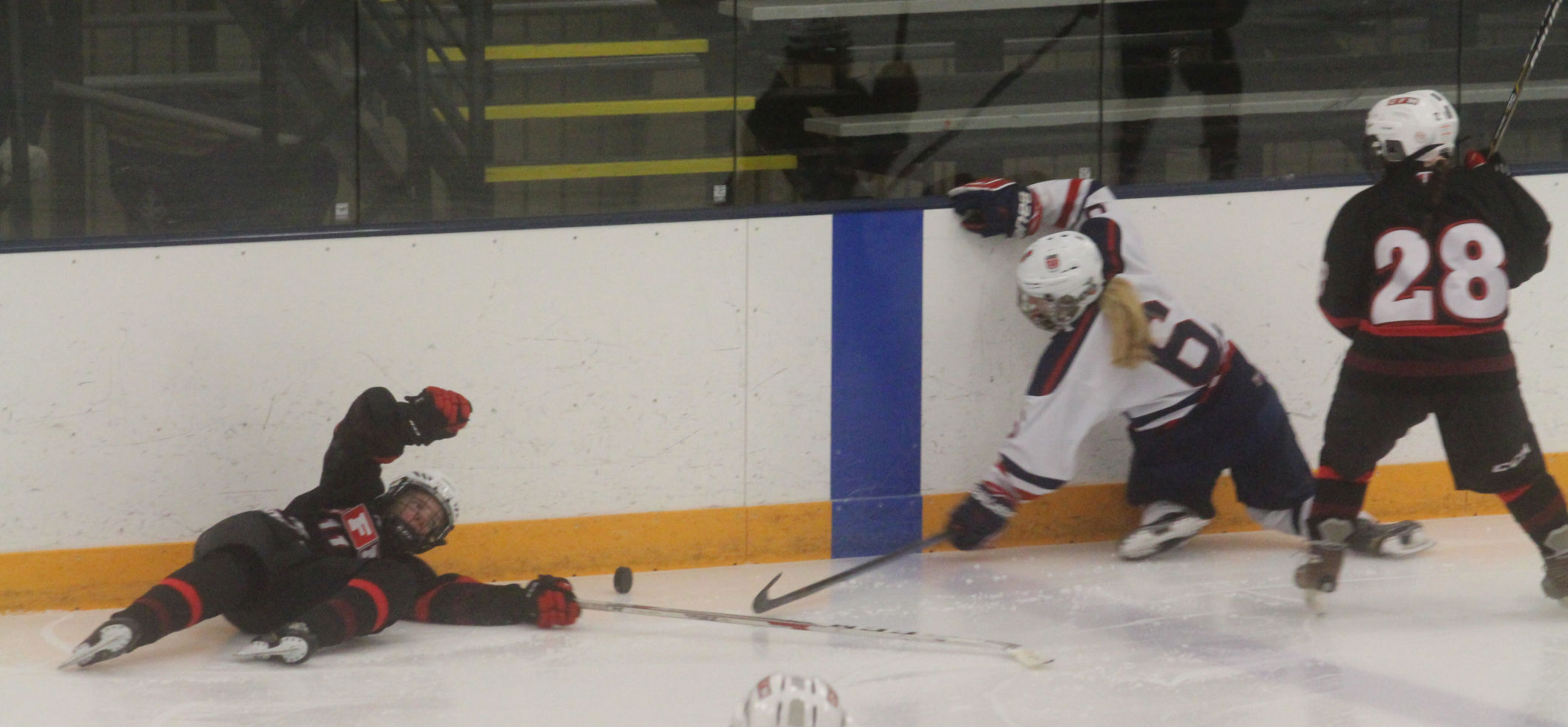 Chi-Hi/Menomonie girls hockey vs Fox Cities at Eau Claire tournament 12-27-17
